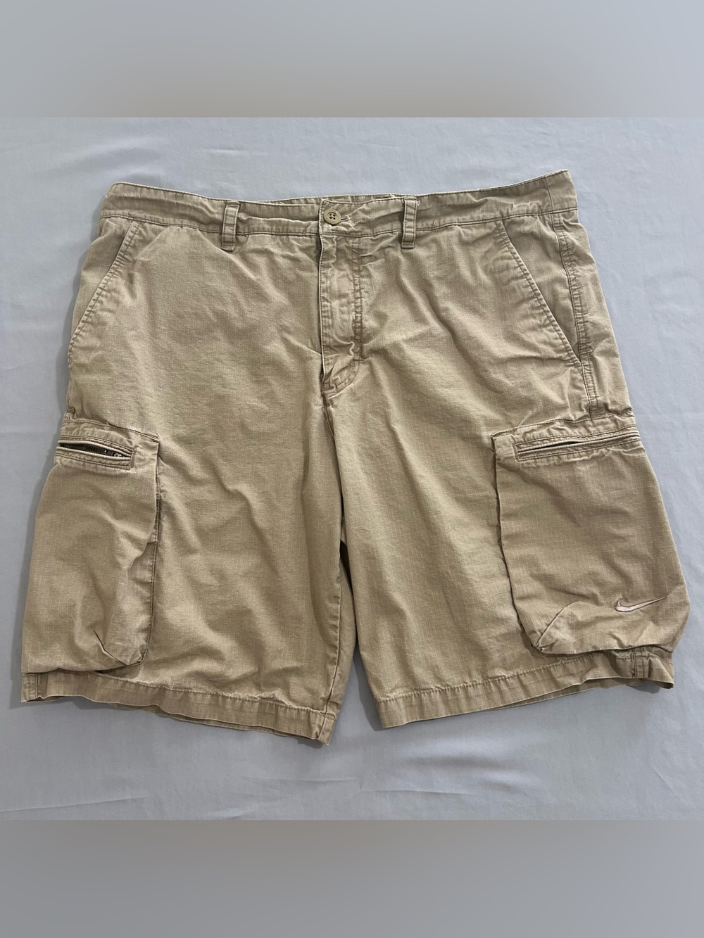 Men’s Nike (the athletic dept.) Khaki Cargo Shorts - Size 38